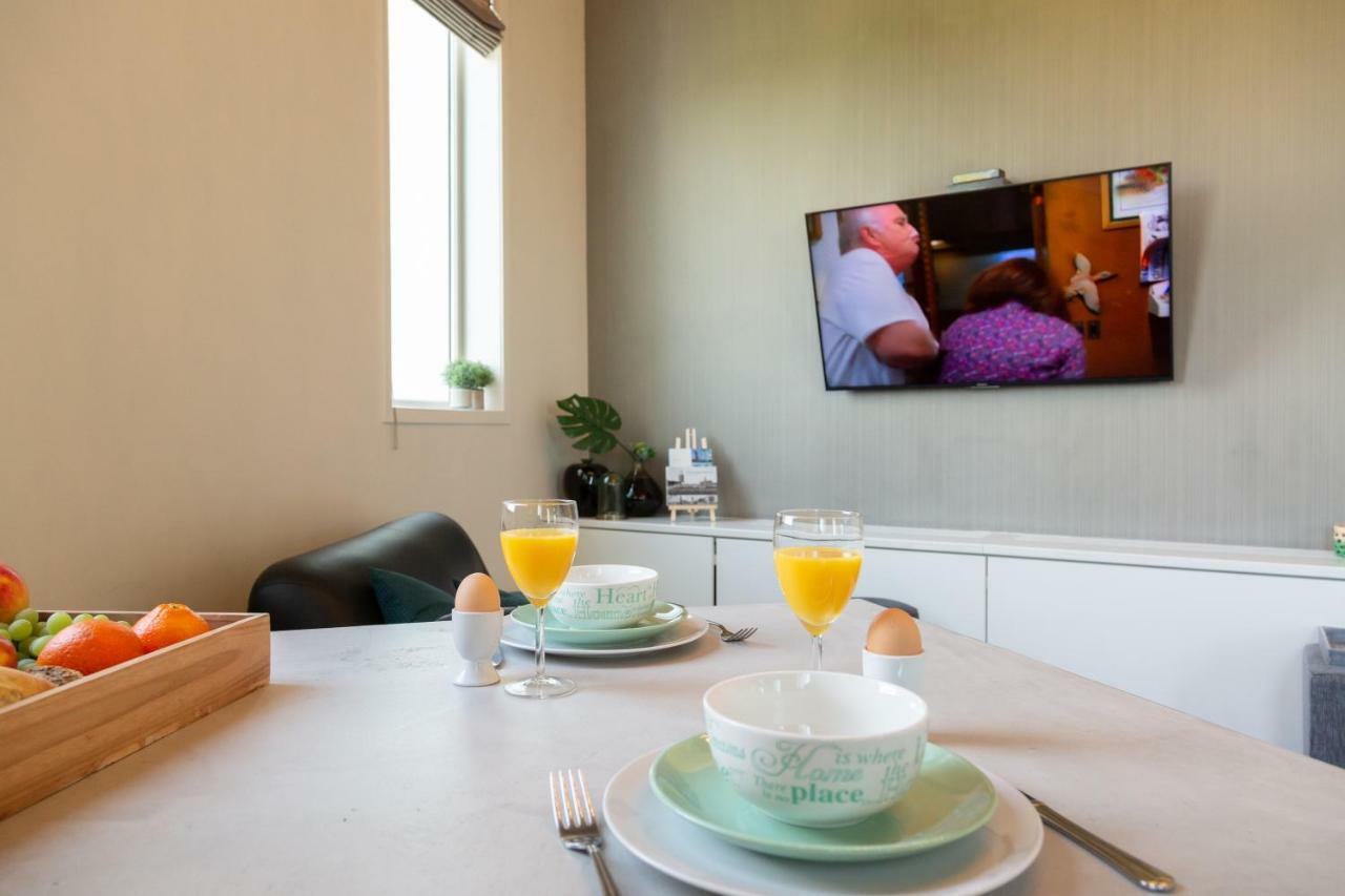 Watertorenhotel Nes Nes  Экстерьер фото